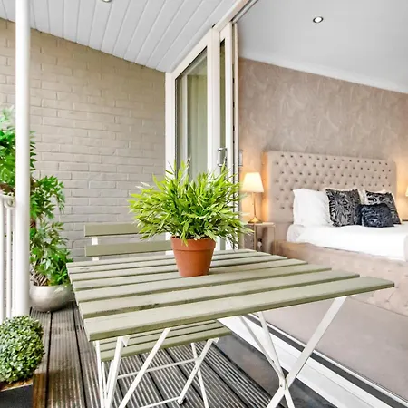 Ultra Luxury 4 Bedroom 3 Bathroom Knightsbridge Home Next To Harrods
